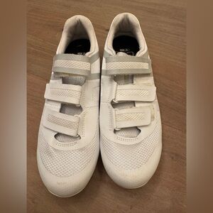 Pearl Izumi Cycling/Spin Shoes-Size 43(Men 9.5-10/Women 11-11.5) W/SPD CLEATS